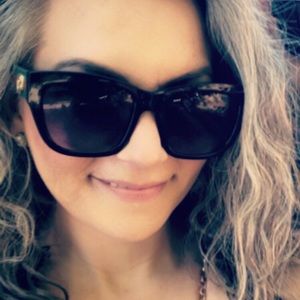 Meet your Posher, Cc